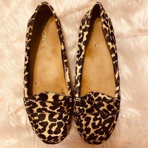 Vionic sz 9 flats leopard pony hair